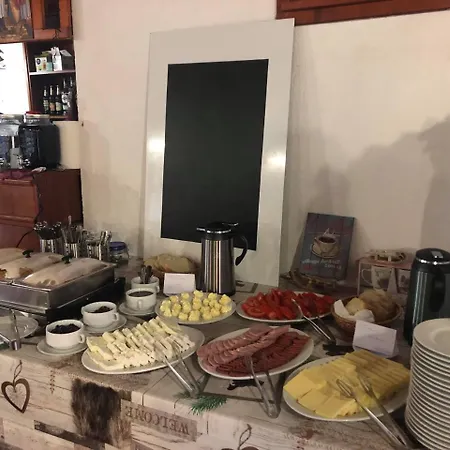 Vlahvi's House Hotel 2*